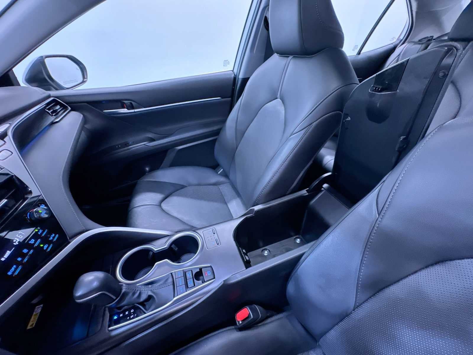 Used 2024 Toyota Camry XLE FWD image 29