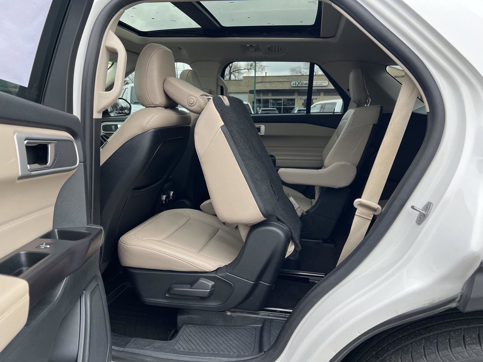 Used 2020 Ford Explorer XLT w/ Equipment Group 202A AWD/4WD image 47