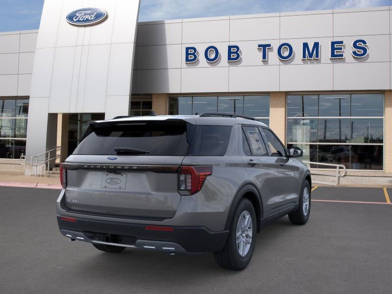 New 2026 Ford Explorer Active RWD image 10