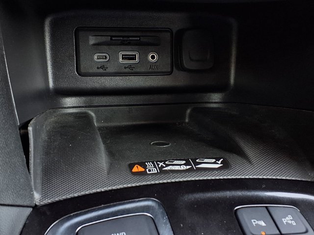Used 2024 Chevrolet Equinox Premier AWD/4WD image 19
