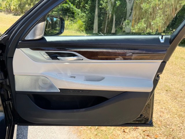 Used 2019 BMW 740i w/ Executive Package RWD image 15