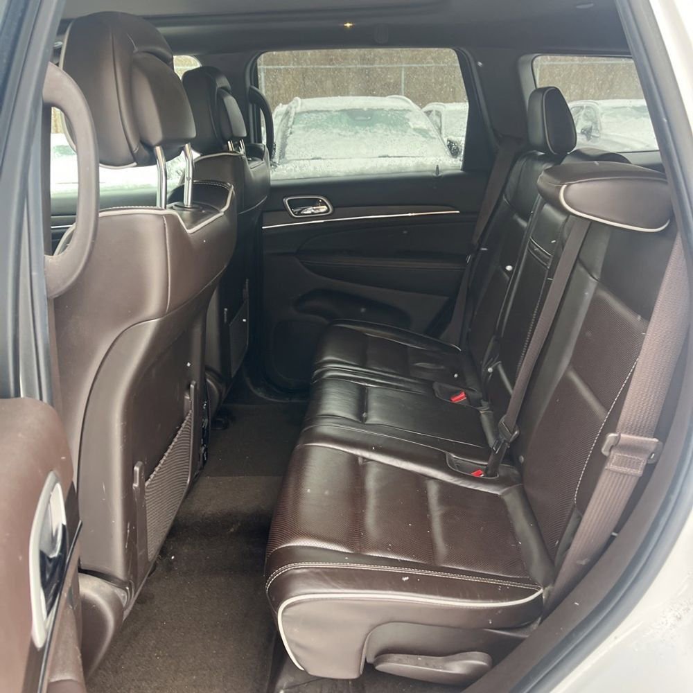 Used 2018 Jeep Grand Cherokee Overland image 15