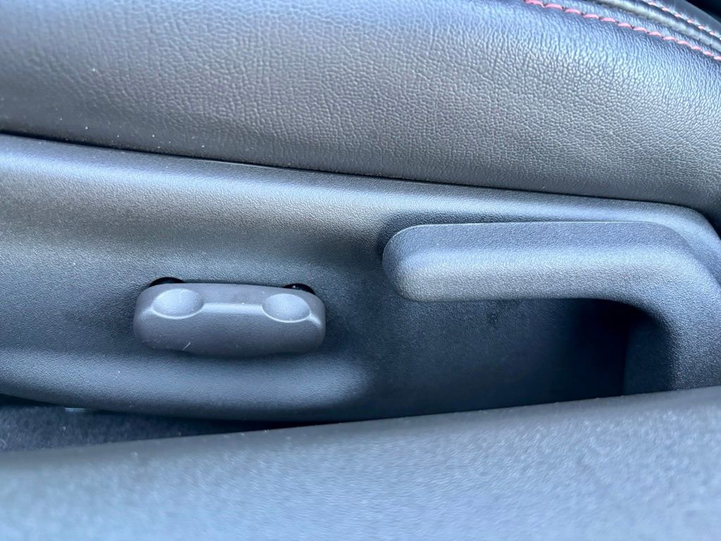 Used 2006 Chevrolet Corvette Z06 w/ Preferred Equipment Group image 17