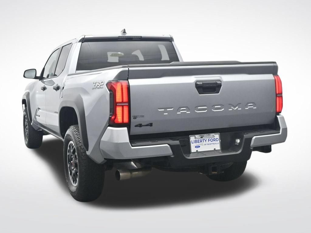Used 2025 Toyota Tacoma TRD Off-Road AWD/4WD image 9