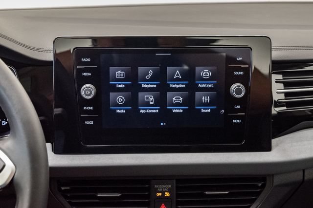 Used 2025 Volkswagen Jetta SE w/ Sunroof Package FWD image 16