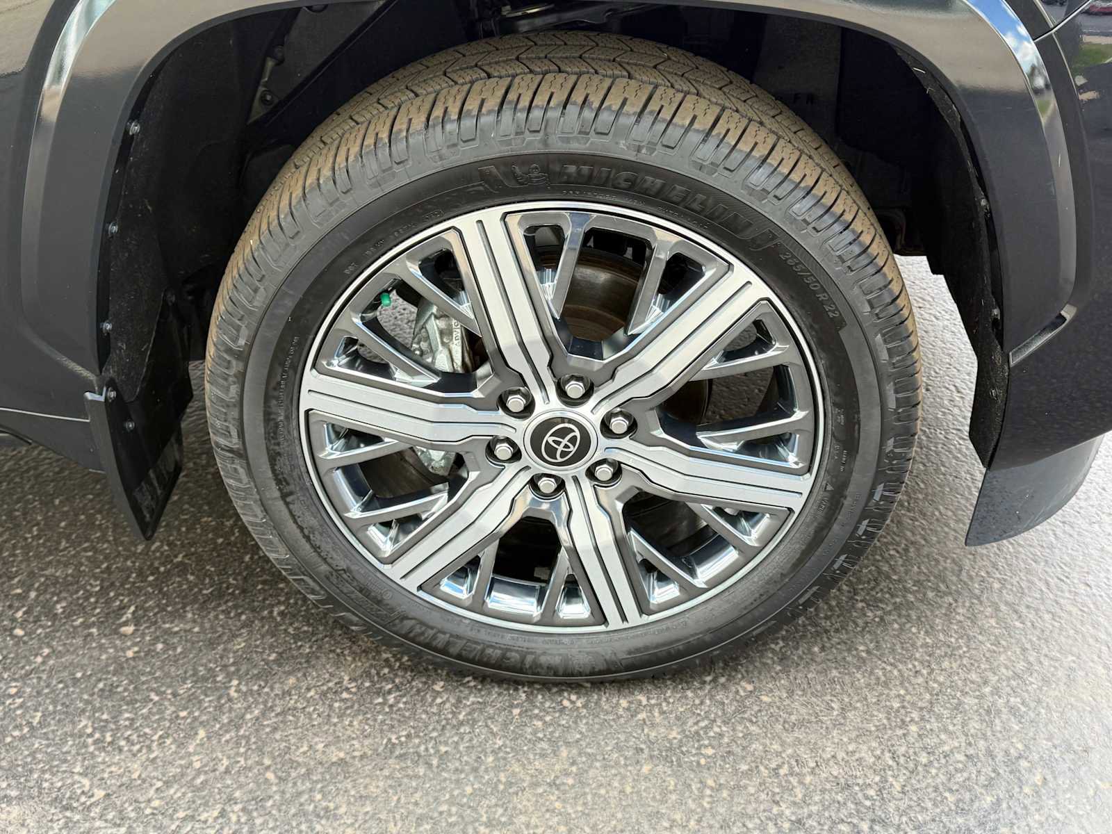 Used 2023 Toyota Sequoia Capstone AWD/4WD image 9