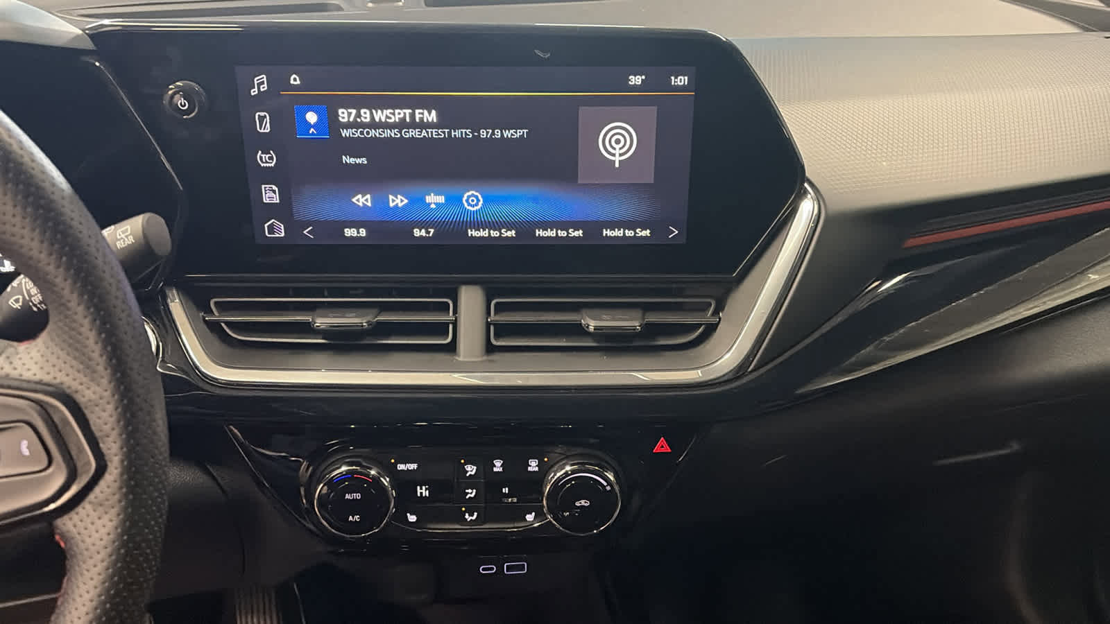 Certified 2024 Chevrolet Trax RS w/ Driver Confidence Package image 14