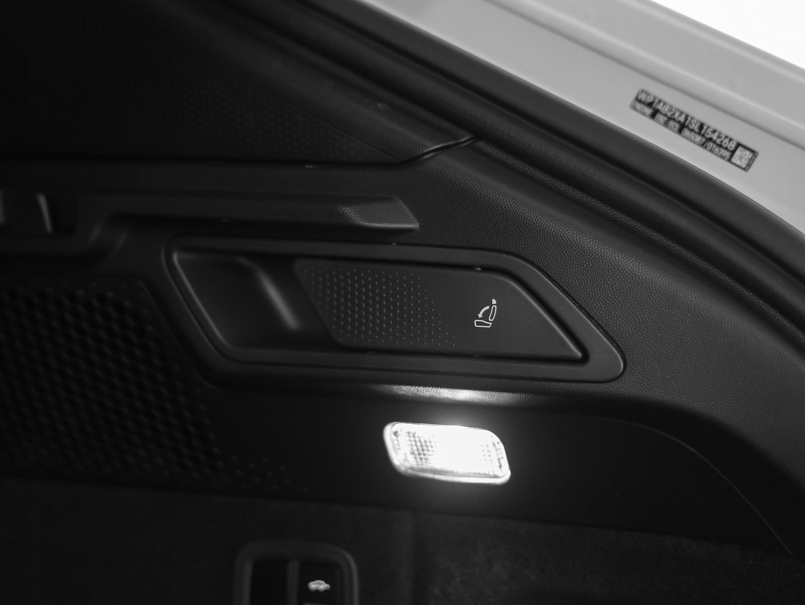 New 2025 Porsche Macan 4S Electric image 21