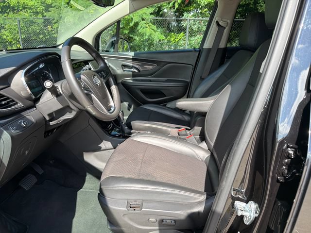 Used 2021 Buick Encore Preferred AWD/4WD image 11