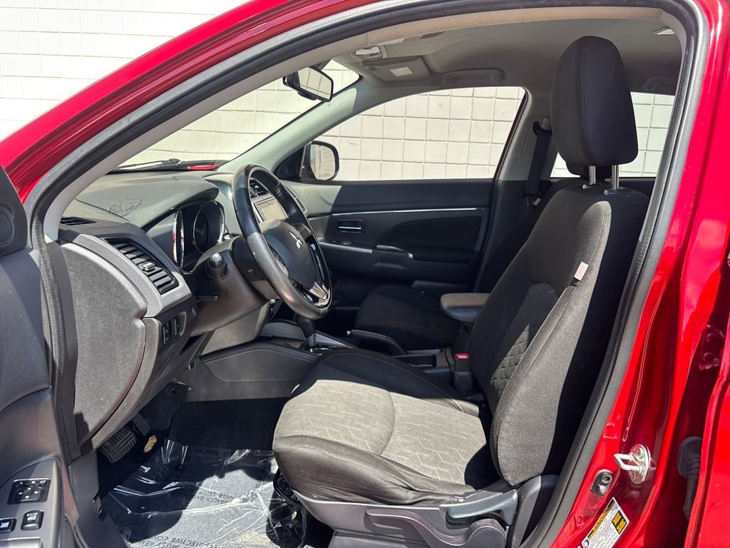 Used 2020 Mitsubishi Outlander Sport SE image 3