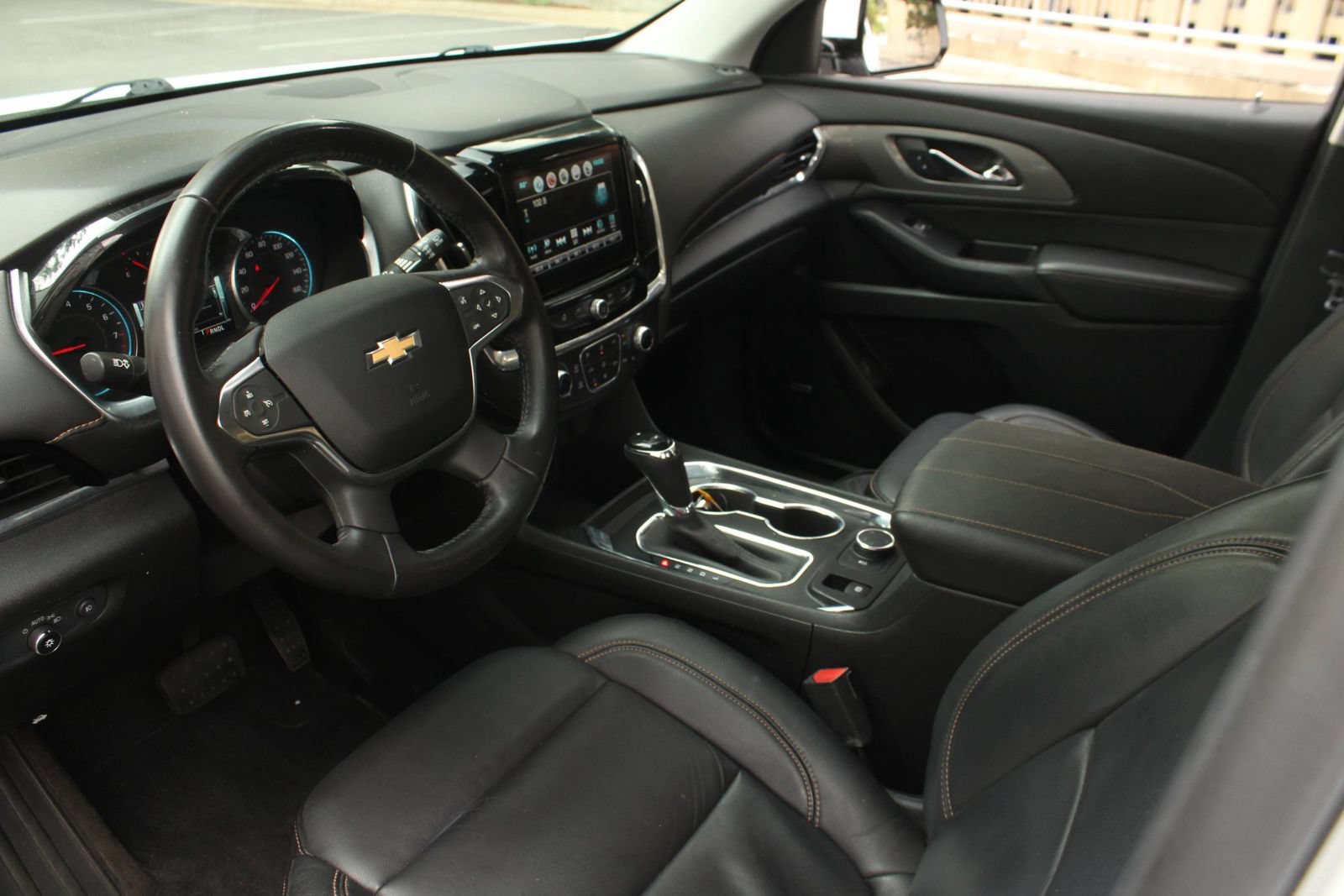 Used 2019 Chevrolet Traverse LT w/ LT Premium Package AWD/4WD image 13