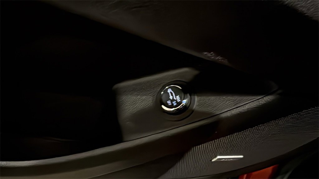 Used 2023 Chevrolet Traverse RS image 24