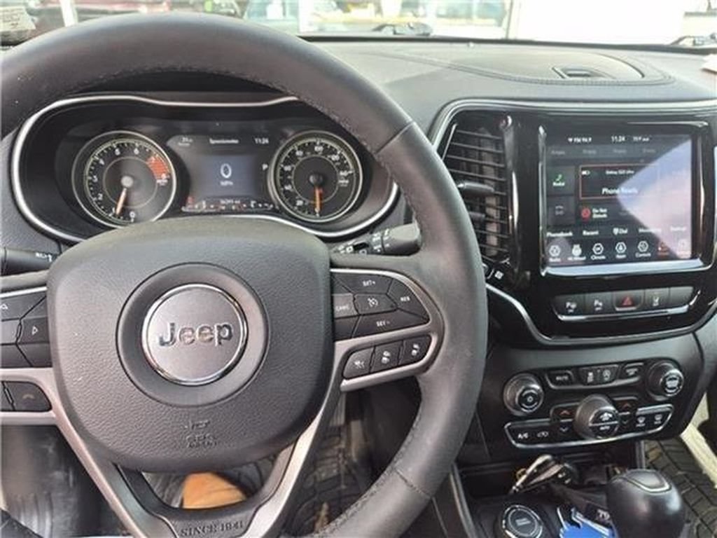 Used 2022 Jeep Cherokee Limited AWD/4WD image 38