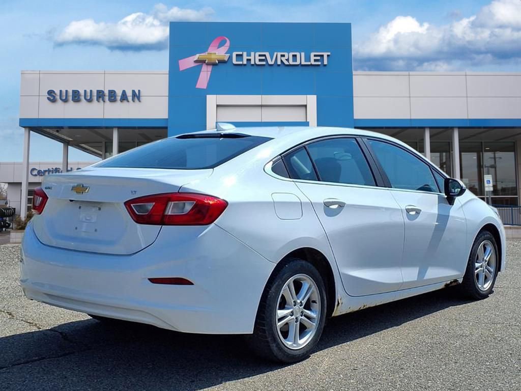 Used 2017 Chevrolet Cruze LT image 5