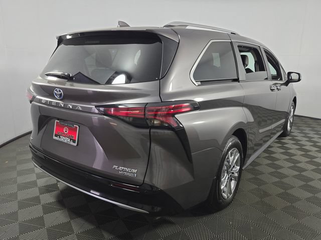 Used 2024 Toyota Sienna Platinum AWD/4WD image 9