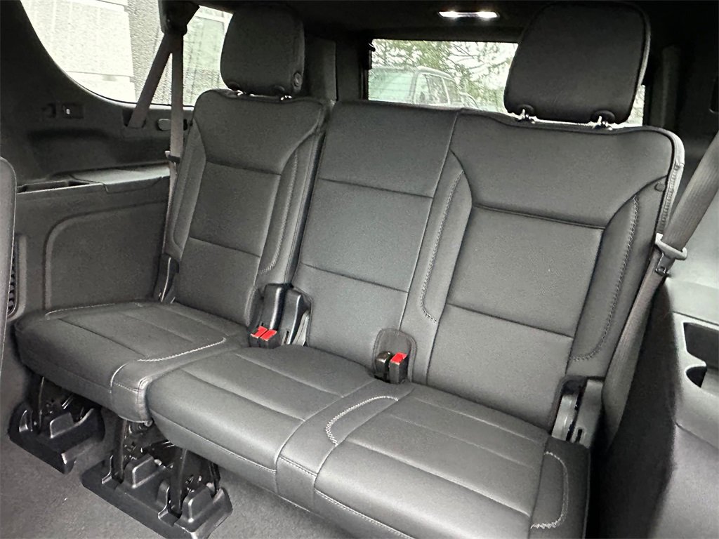 Used 2024 GMC Yukon XL Denali w/ Denali Reserve Package image 17