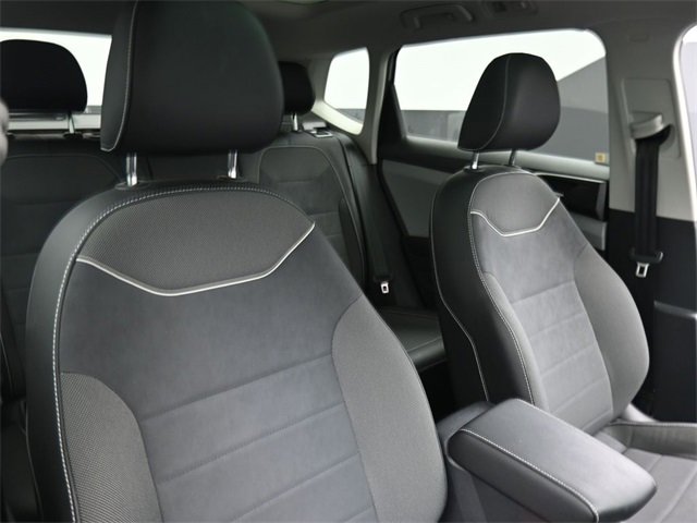 Used 2023 Volkswagen Taos SE w/ Panoramic Sunroof Package image 28