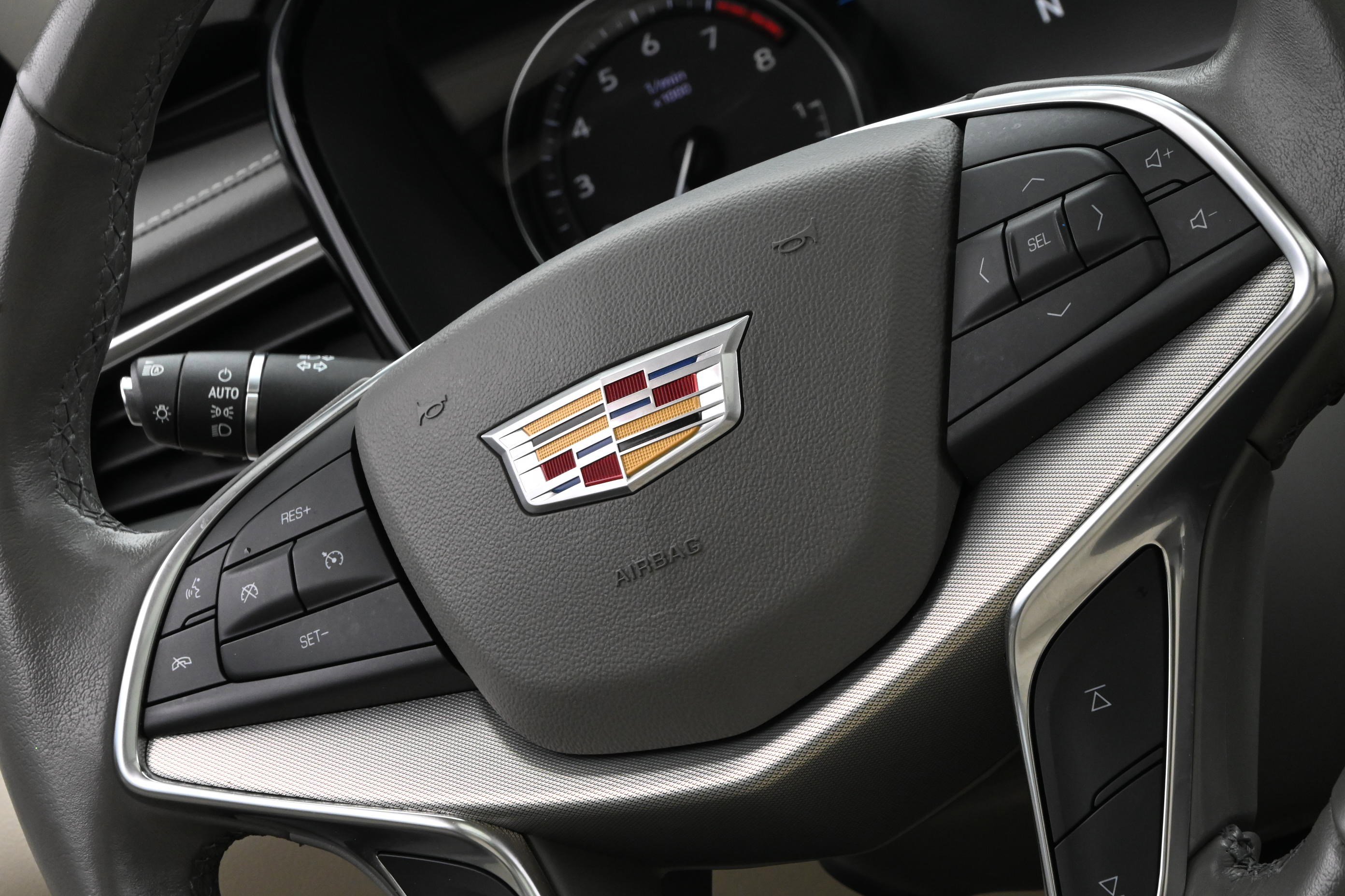 Used 2022 Cadillac XT5 Premium Luxury w/ Technology Package FWD image 24