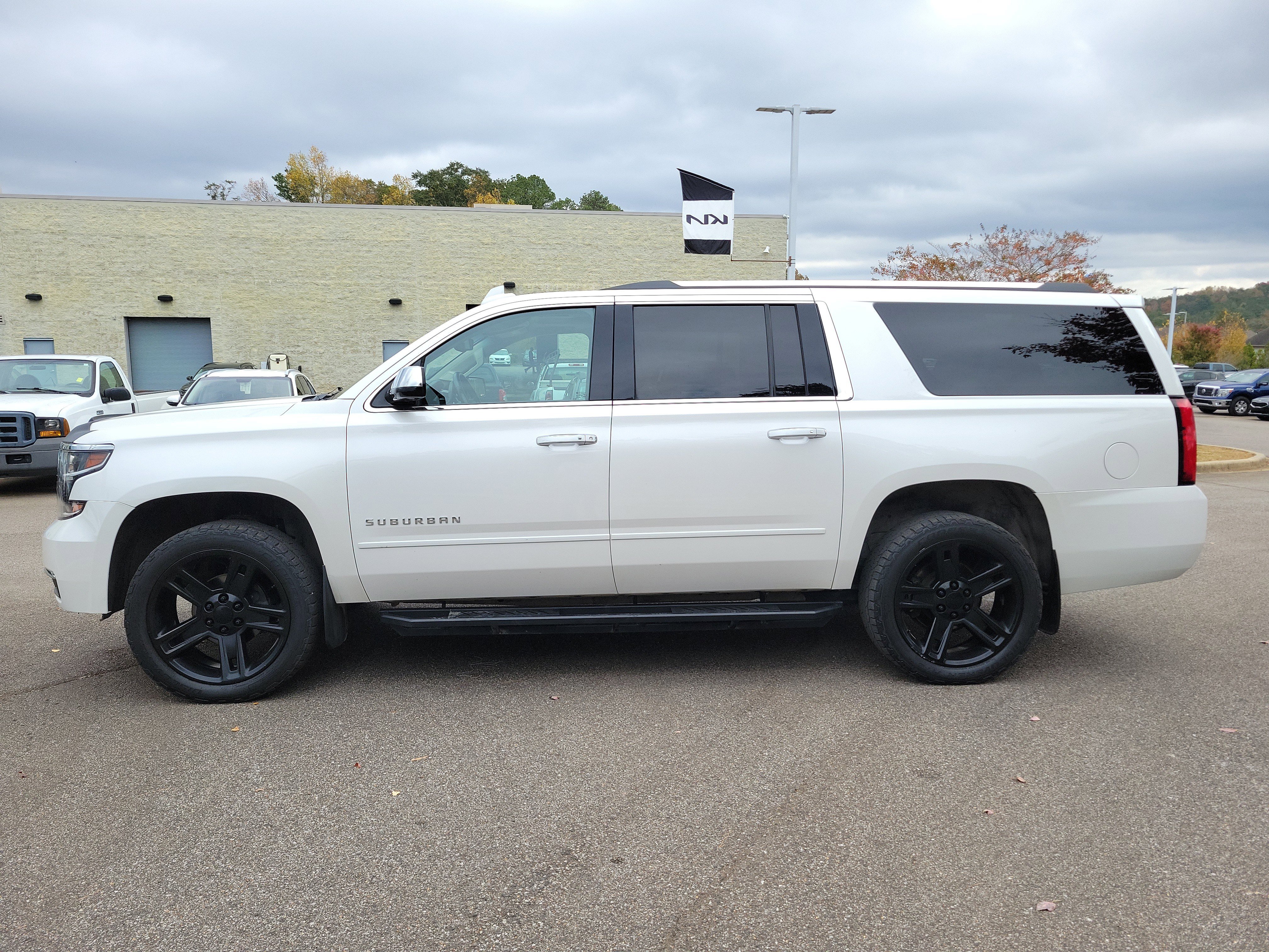 Used 2020 Chevrolet Suburban Premier image 26