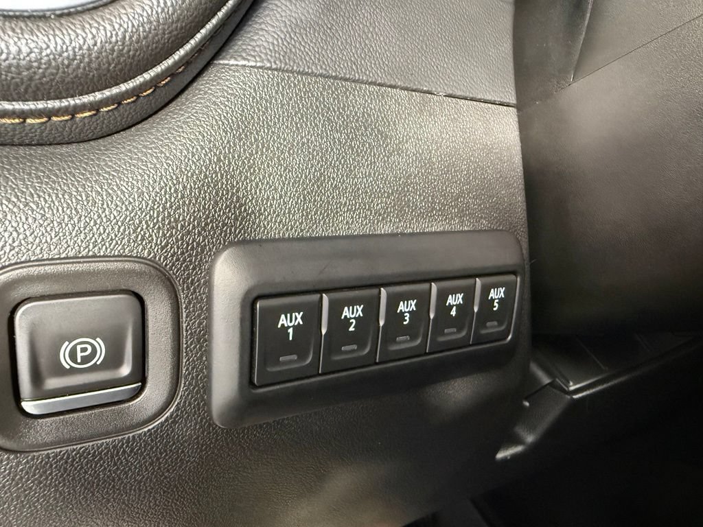 Used 2021 GMC Sierra 3500 AT4 w/ AT4 Premium Plus Package AWD/4WD image 32