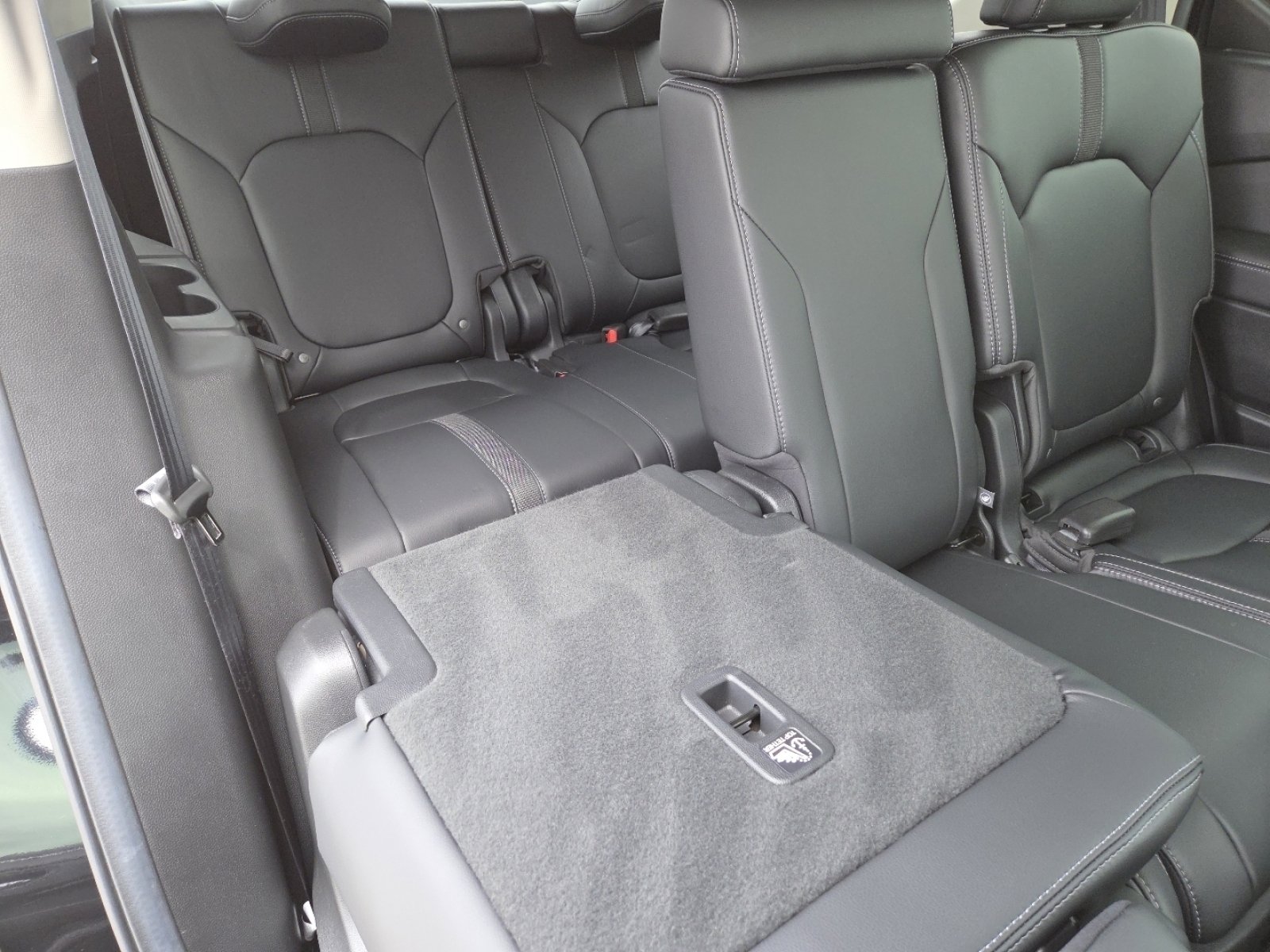 Used 2025 Honda Pilot EX-L image 24