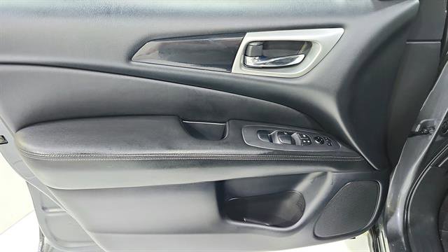 Used 2020 Nissan Pathfinder S FWD image 18