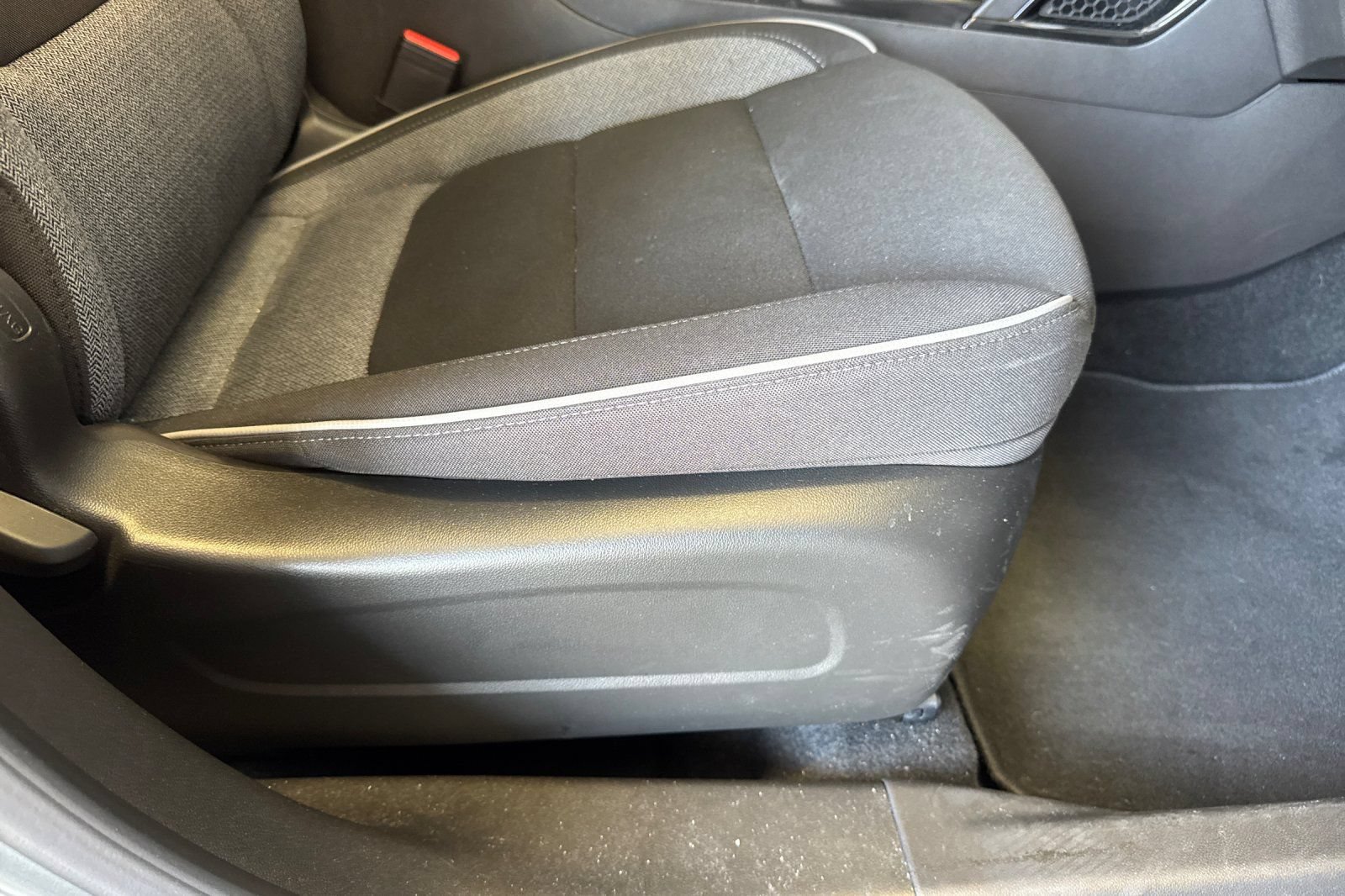 Used 2024 Chevrolet TrailBlazer LT w/ LT Cold Weather Package FWD image 24