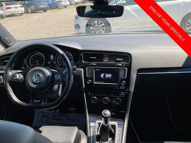 Used 2017 Volkswagen Golf R 4-Door image 15