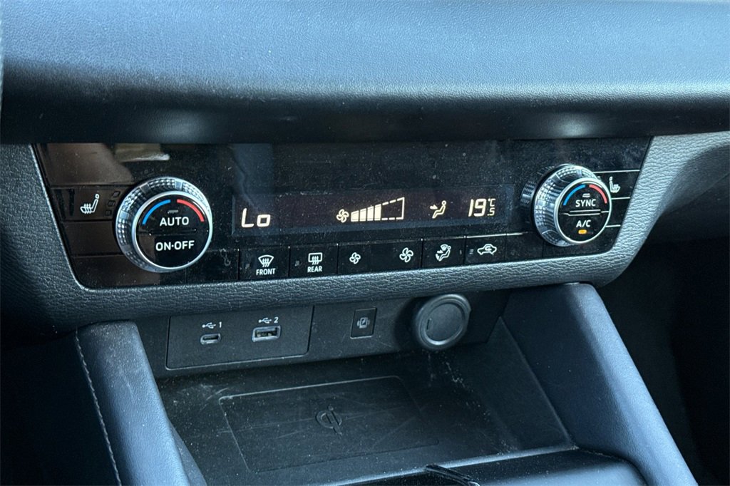 Used 2024 Mitsubishi Outlander FWD image 30