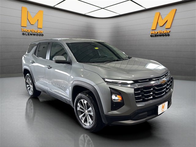 Used 2025 Chevrolet Equinox LT image 2