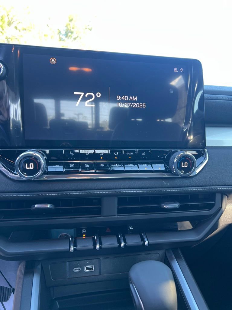 New 2025 Chevrolet Colorado LT w/ LT Convenience Package image 11