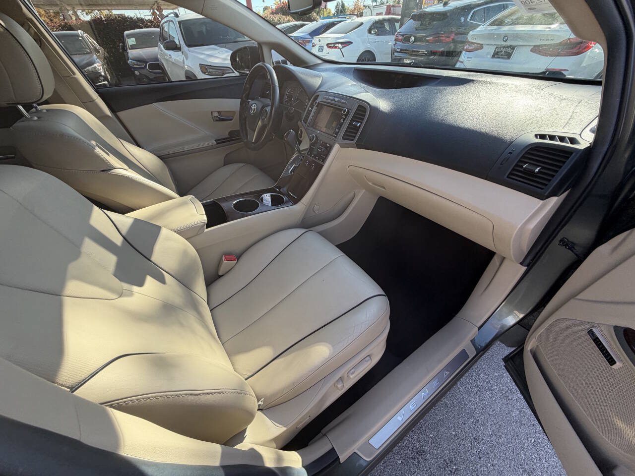 Used 2013 Toyota Venza Limited FWD image 17