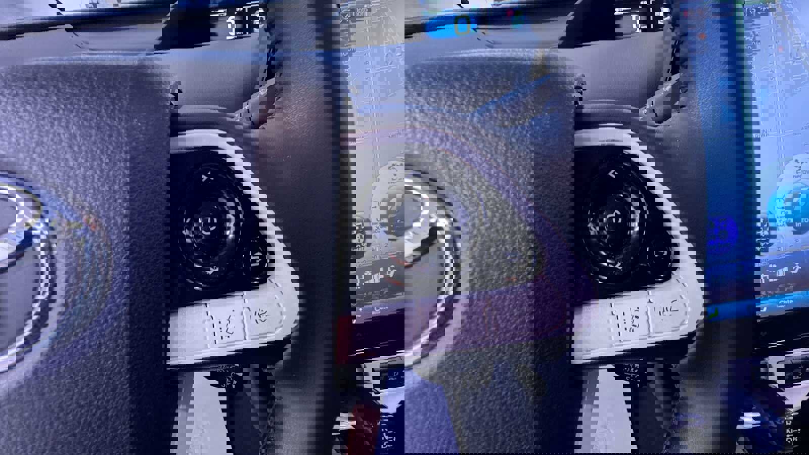 Used 2018 Toyota Prius Prime Premium image 21