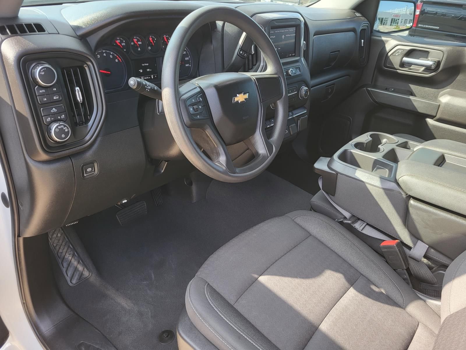 Used 2023 Chevrolet Silverado 1500 Custom image 23