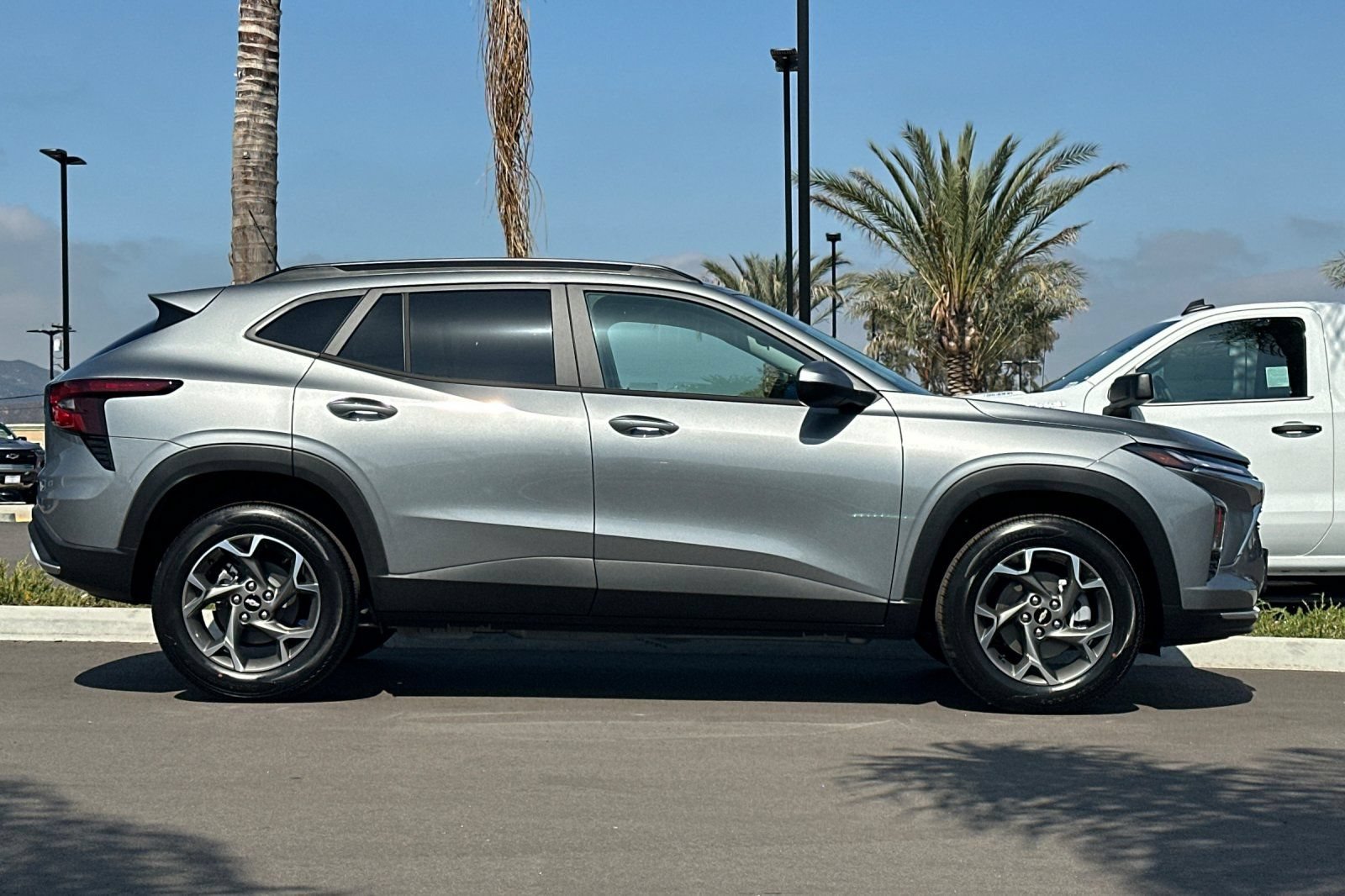 New 2026 Chevrolet Trax LT w/ Driver Confidence Package FWD image 3