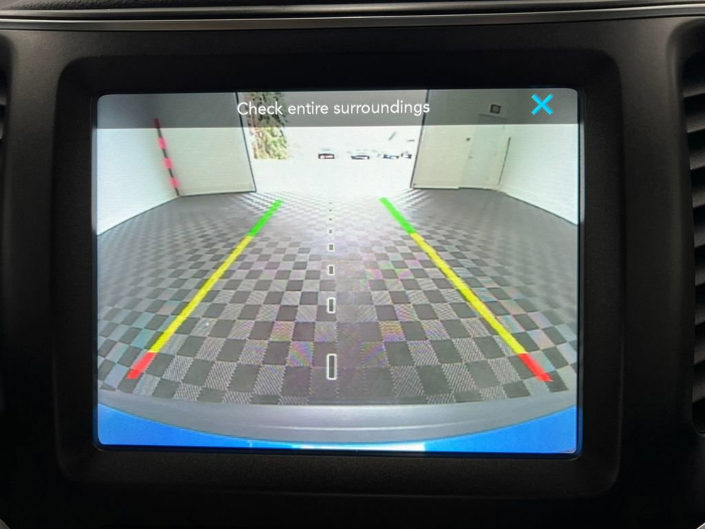 Used 2021 Jeep Cherokee Trailhawk w/ Comfort/Convenience Group image 23