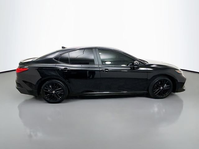 Used 2025 Toyota Camry SE image 8