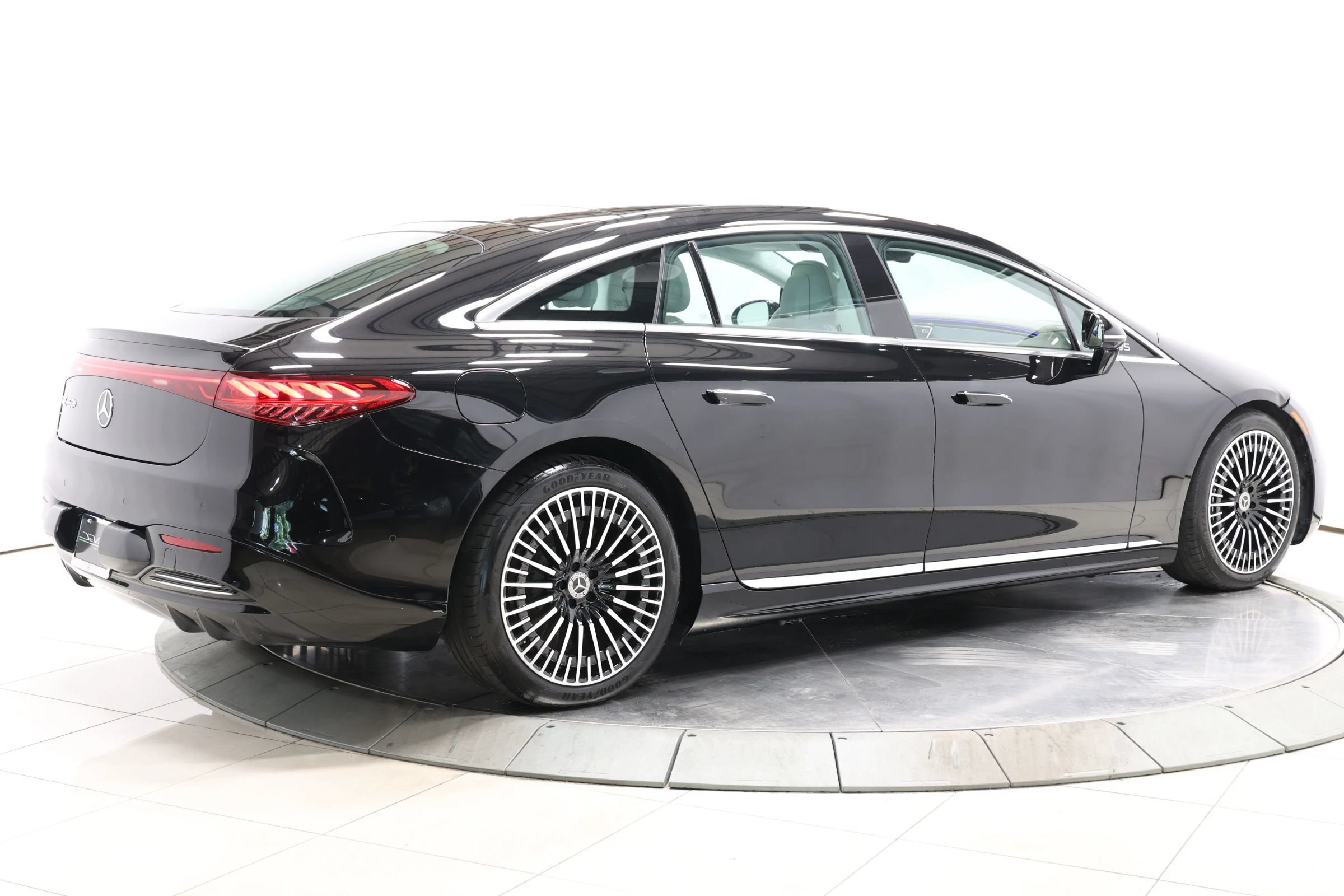 Used 2023 Mercedes-Benz EQS 450+ Sedan image 4