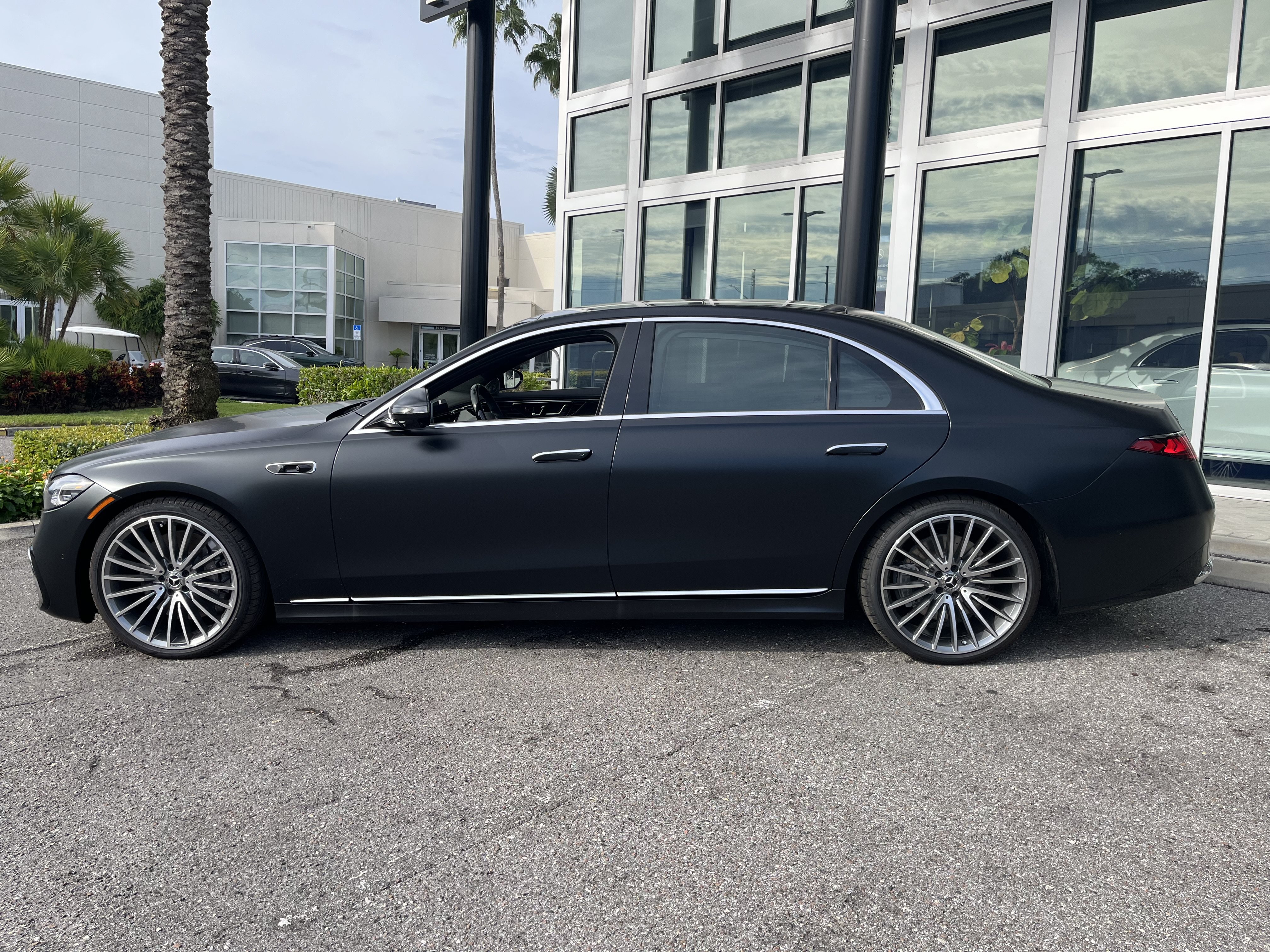 New 2027 Mercedes-Benz S 580 4MATIC Sedan image 3