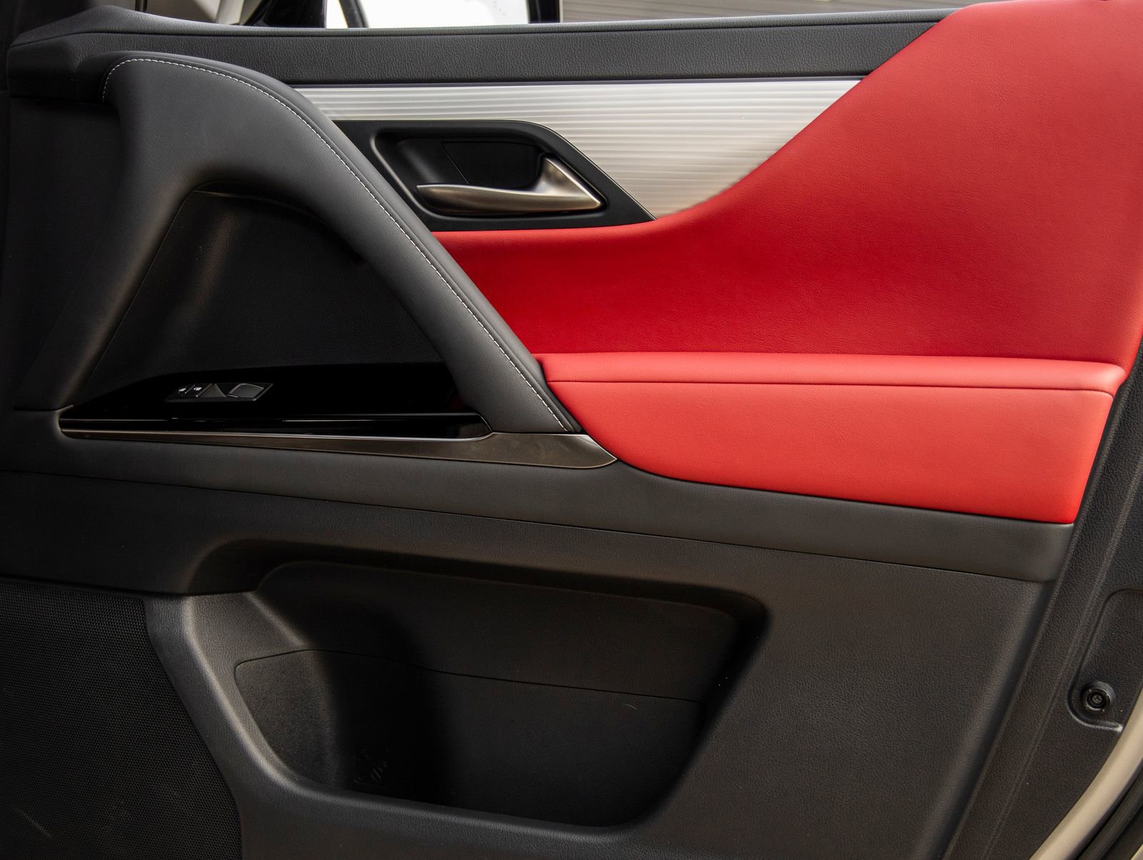 Used 2023 Lexus LX 600 F Sport w/ Accessory Package (Z1) image 42