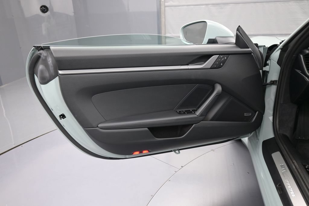 Certified 2025 Porsche 911 Carrera RWD image 15