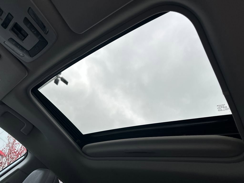 Certified 2021 Toyota Sienna XLE image 25