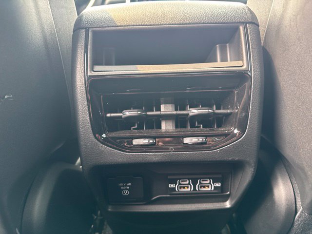 Used 2025 Jeep Grand Cherokee Laredo X w/ Luxury Tech Group I AWD/4WD image 40