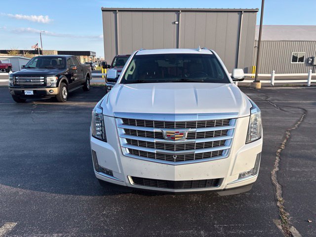 Used 2019 Cadillac Escalade Premium Luxury w/ LPO, Radiant Package AWD/4WD image 8