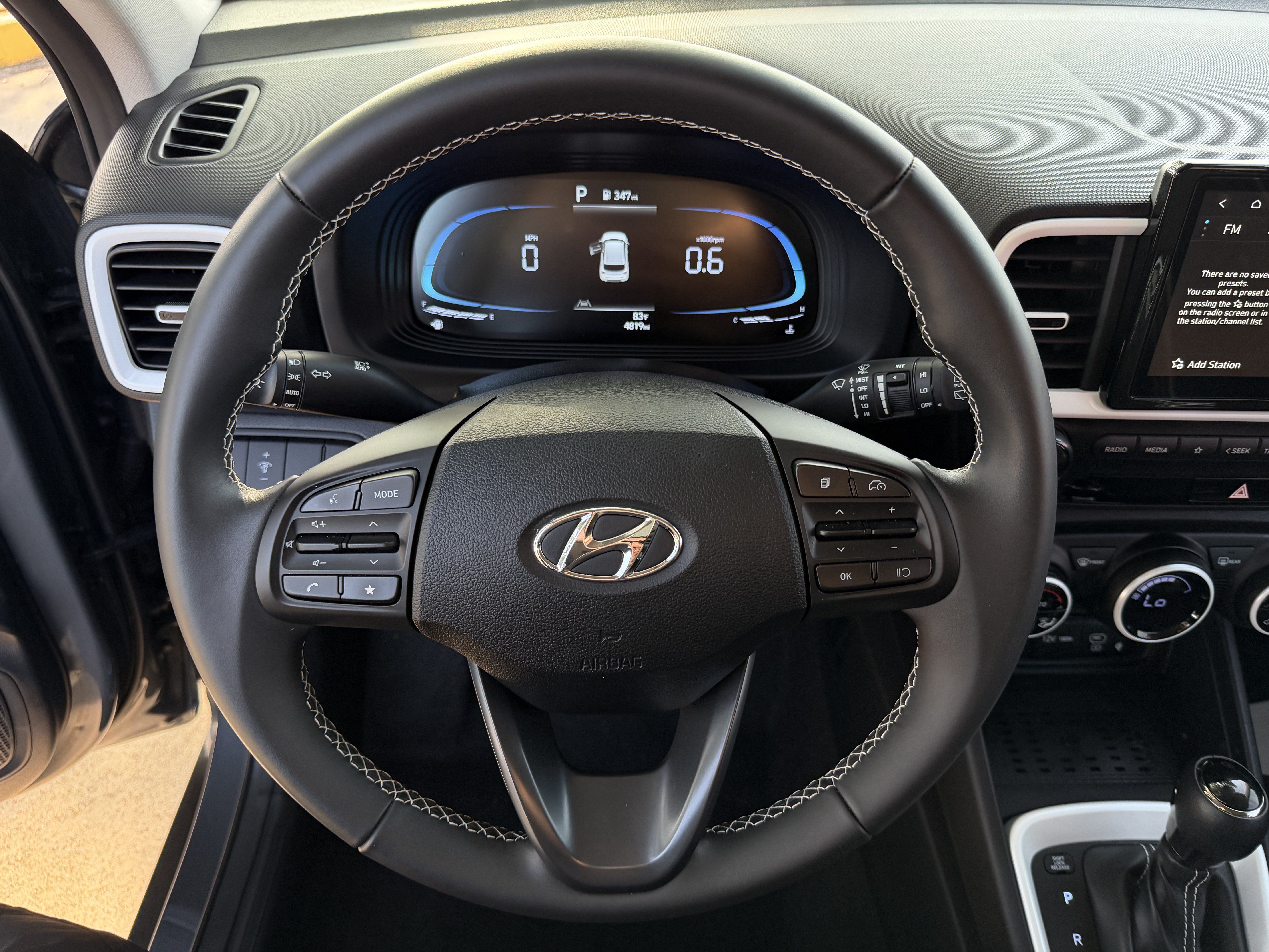Used 2025 Hyundai Venue Limited FWD image 15