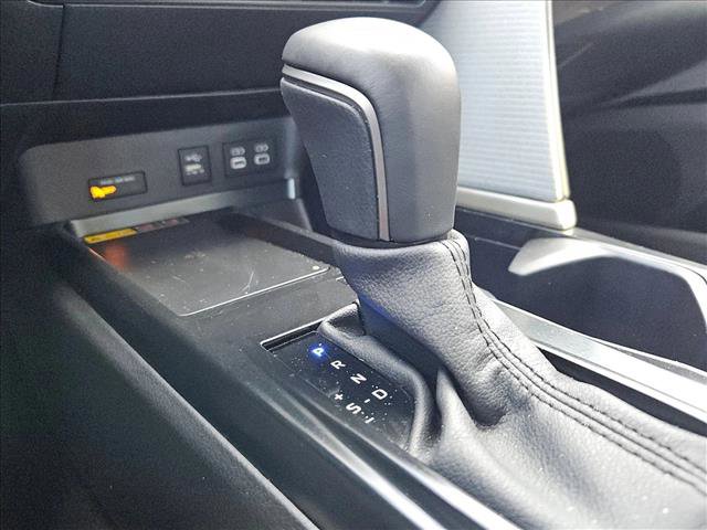 Used 2025 Toyota Camry SE image 12