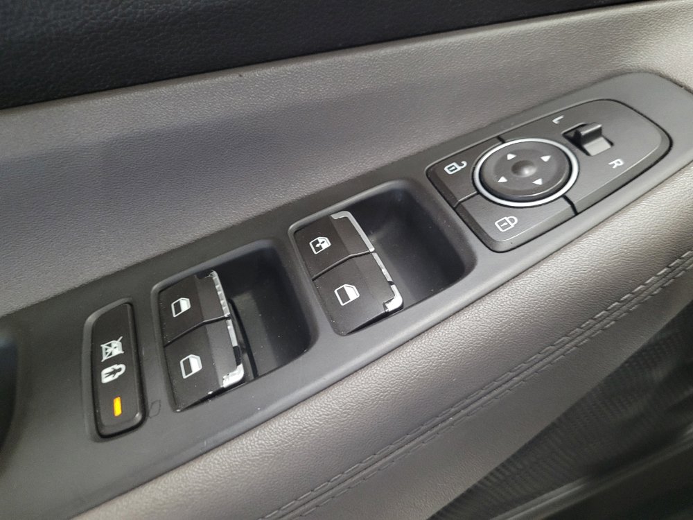 Used 2019 Hyundai Santa Fe SE image 27