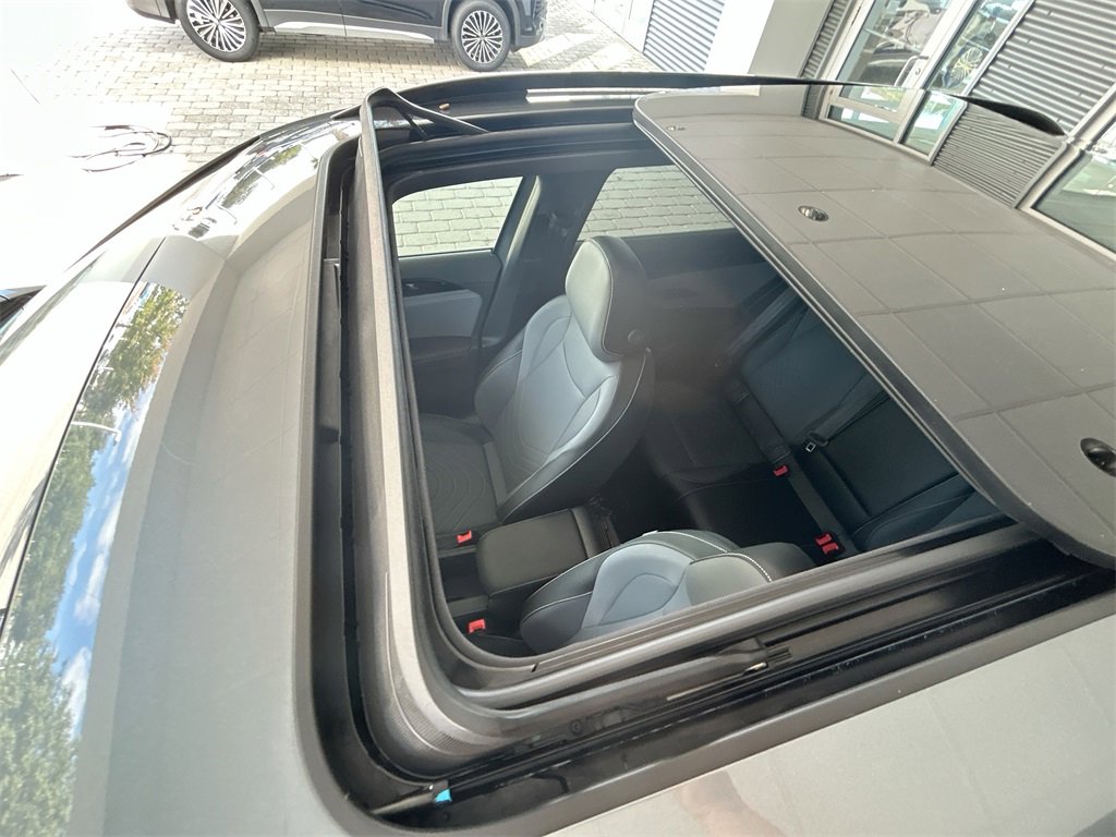 New 2026 Volkswagen Tiguan SE R-Line image 44