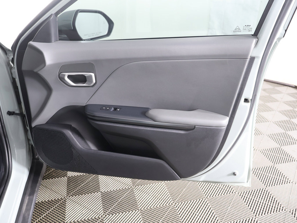 Used 2025 Kia K4 FWD image 22