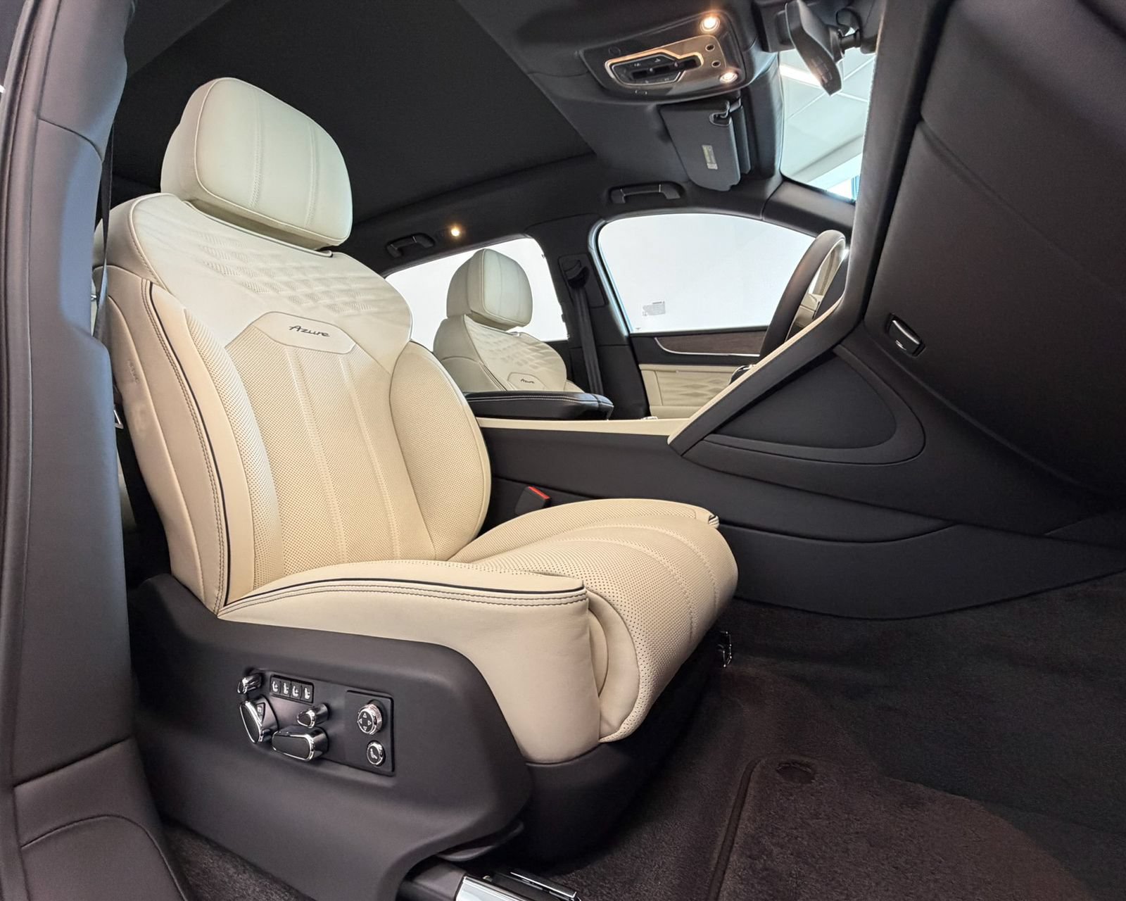New 2026 Bentley Bentayga Extended Wheelbase AWD/4WD image 35